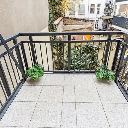 Bright Flat Near Park & Transport Neukoelln شقة