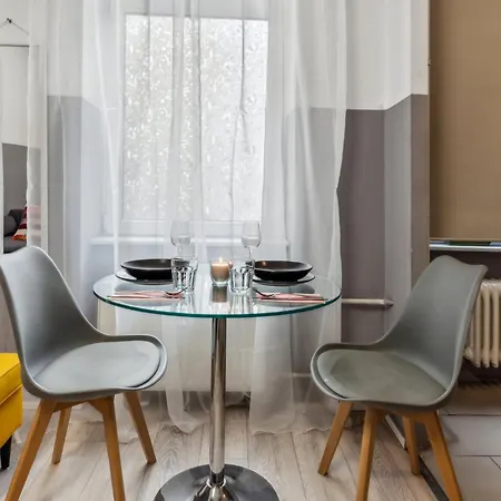 Bright Flat Near Park & Transport Neukoelln برلين