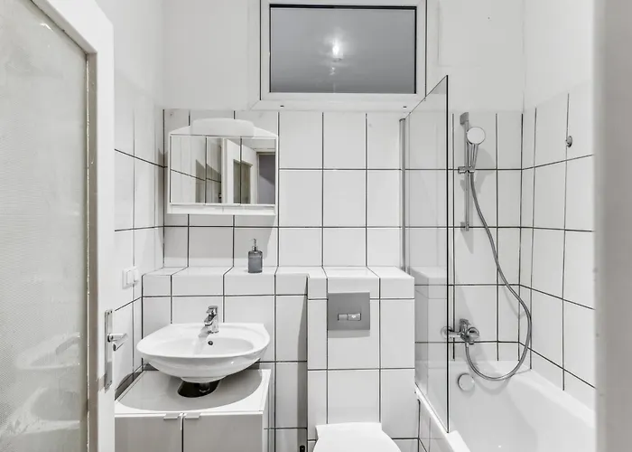 Bright Flat Near Park & Transport Neukoelln Berlín