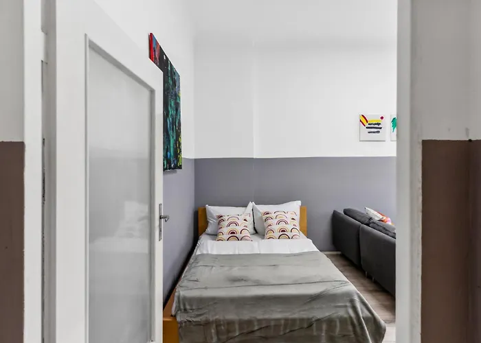 Bright Flat Near Park & Transport Neukoelln *