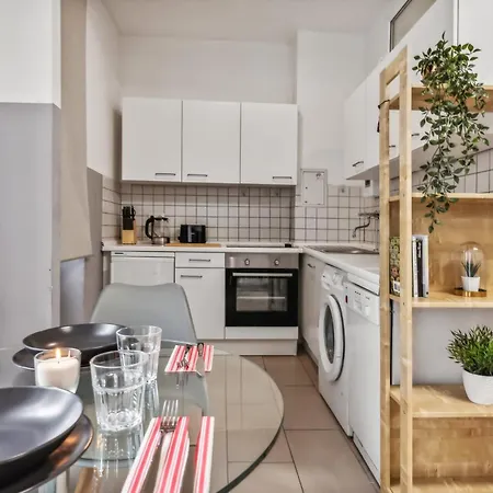 Apartment Bright Flat Near Park & Transport Neukoelln *